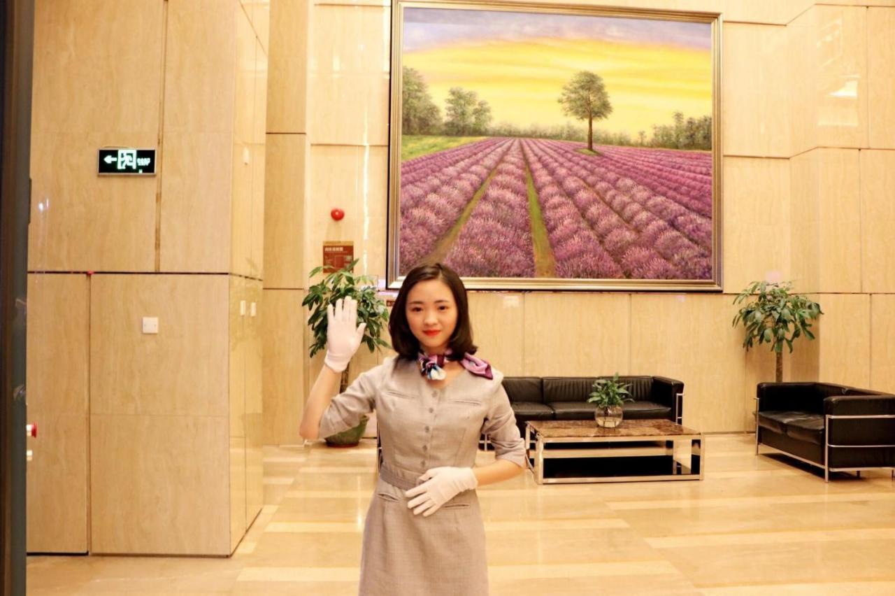 Lavande Hotel Guangzhou Shibi Metro Station מראה חיצוני תמונה